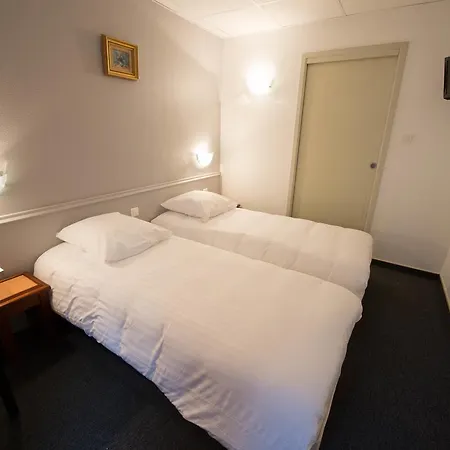 Le Carabas Hotel 2*